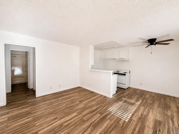 38604 10th St E, Palmdale, CA