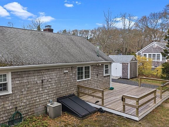 3rd image of 84 Hinckley Cir