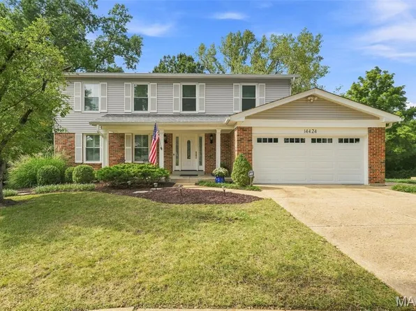14424 White Pine Ridge Ln, Chesterfield, MO 63017