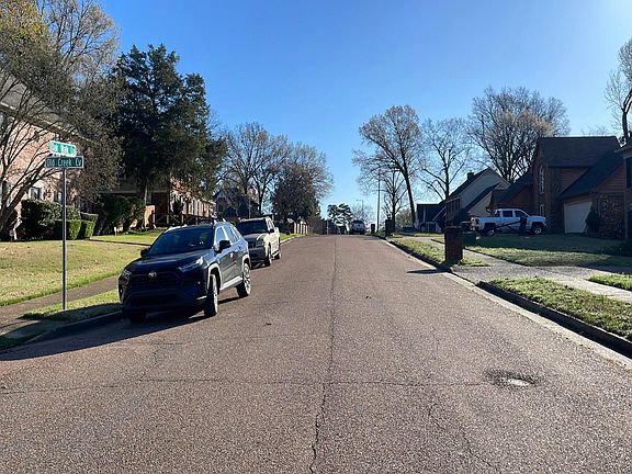 5th image of 6215 Oak Walk Ln