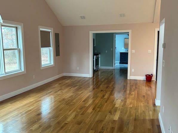 266 Pleasant St APT 2