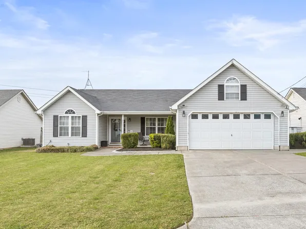 699 Colony Cir, Fort Oglethorpe, GA 30742