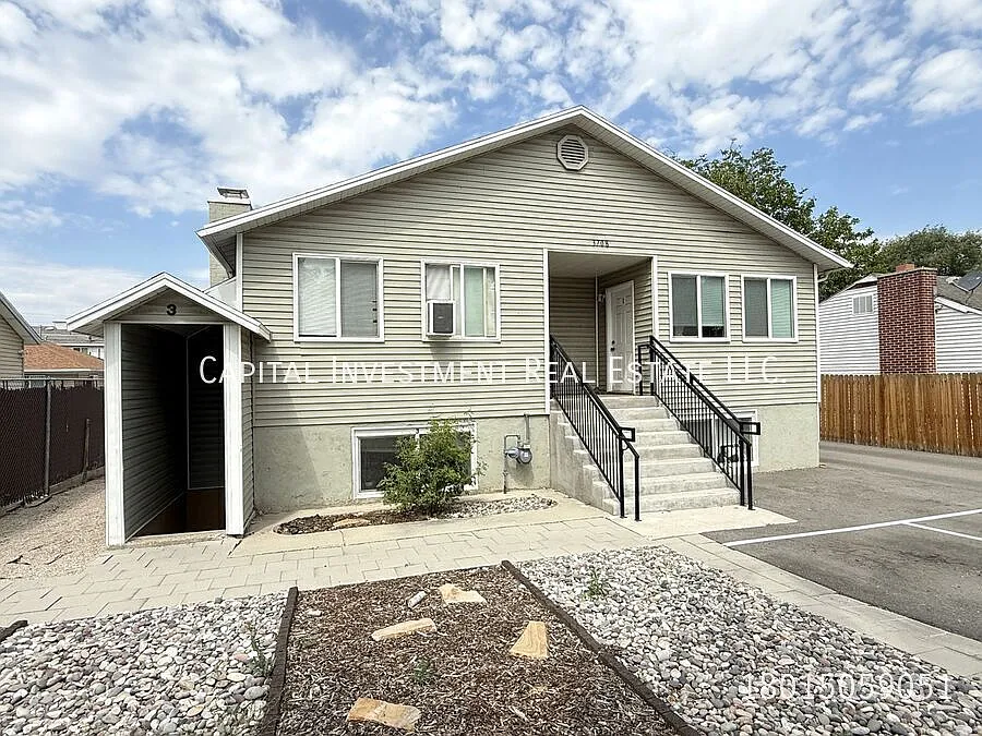 3708 S McCall St #4