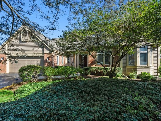 7 La Quinta Ct, Lake In The Hills, IL 60156