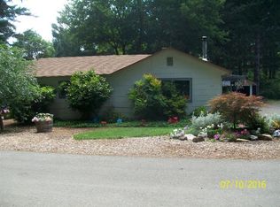 102 Boundry Ave, Cave Junction, OR 97523
