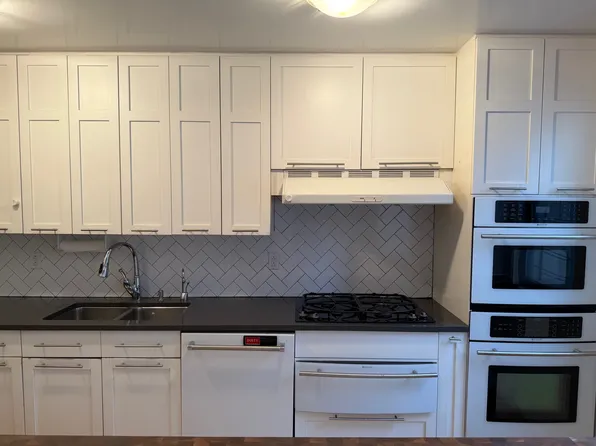 420 East 51st Street image 4 of 18