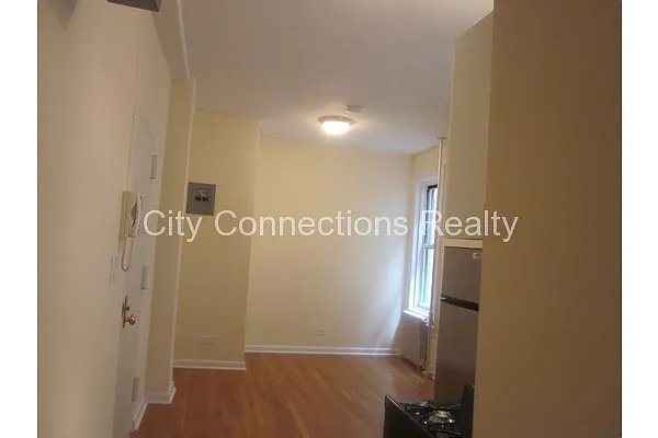 Rented by City Connections Realty | media 8