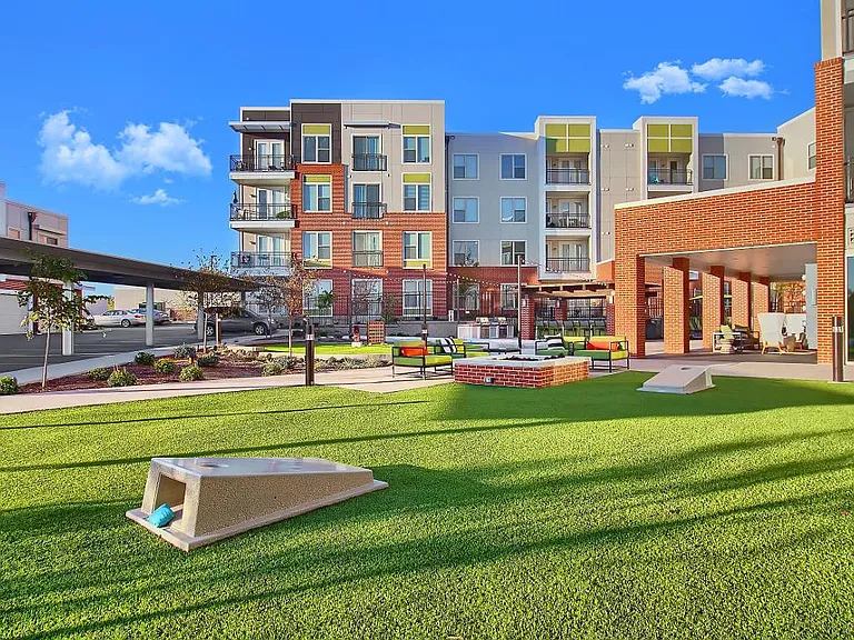 The Vue at Creve Coeur Apartments — Photo 9