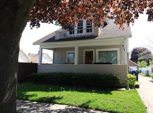 915 W Lawn Ave, Racine, WI 53405