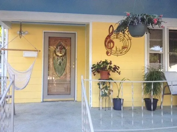 172 Church St, White Sulphur Springs, WV 24986