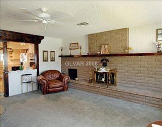 3rd image of 10586 Haven St