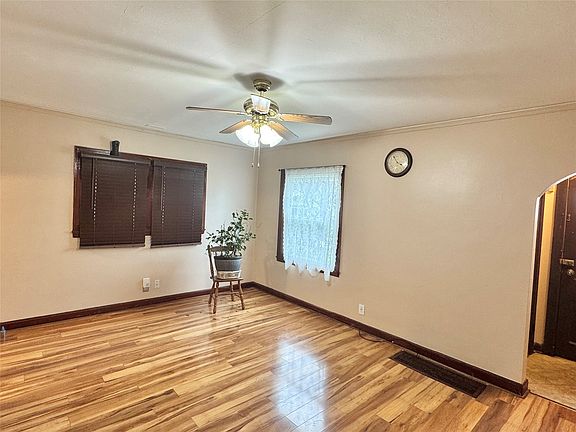 3rd image of 1125 Euclid Ave