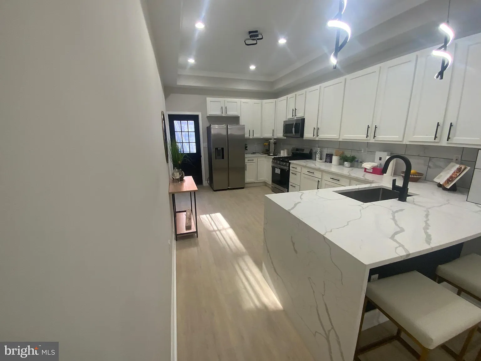 4 bed, 3.5 bath, 2451 sqft, $2,650 — Photo 2