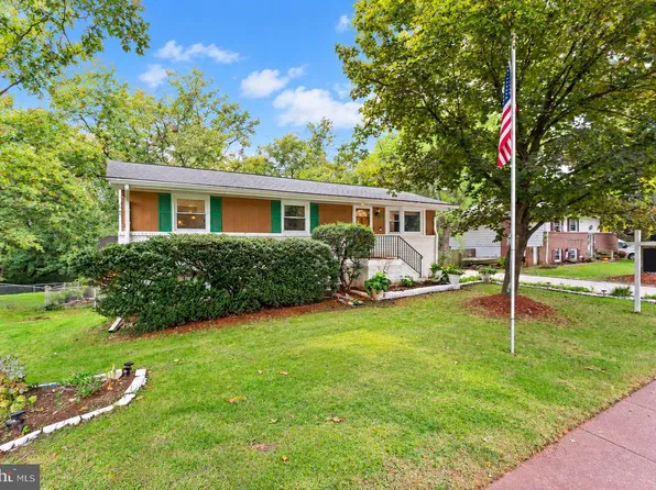 312 E Amhurst St, Sterling, VA 20164