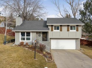 4810 Copper Hill Dr, Rapid City, SD 57702