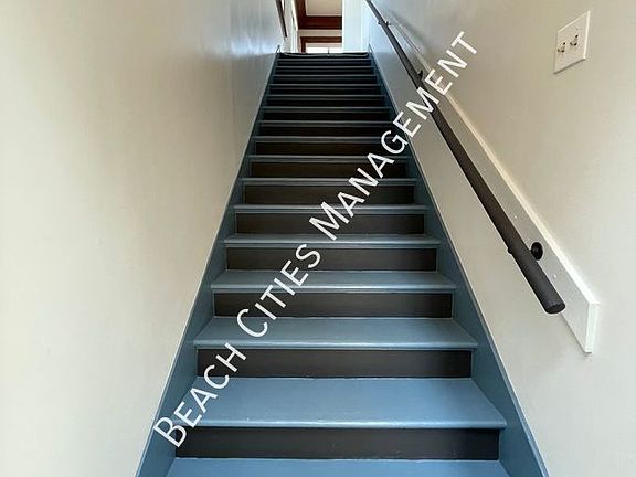 4th image of 223 1/2 Linden Ave