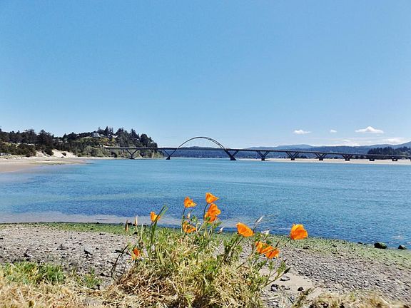 2nd image of 409 NW Alsea Bay Dr