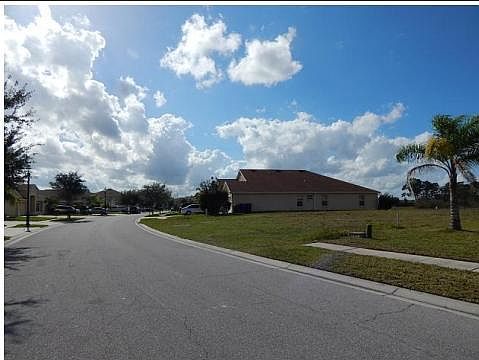 3rd image of 2340 Deer Creek Blvd