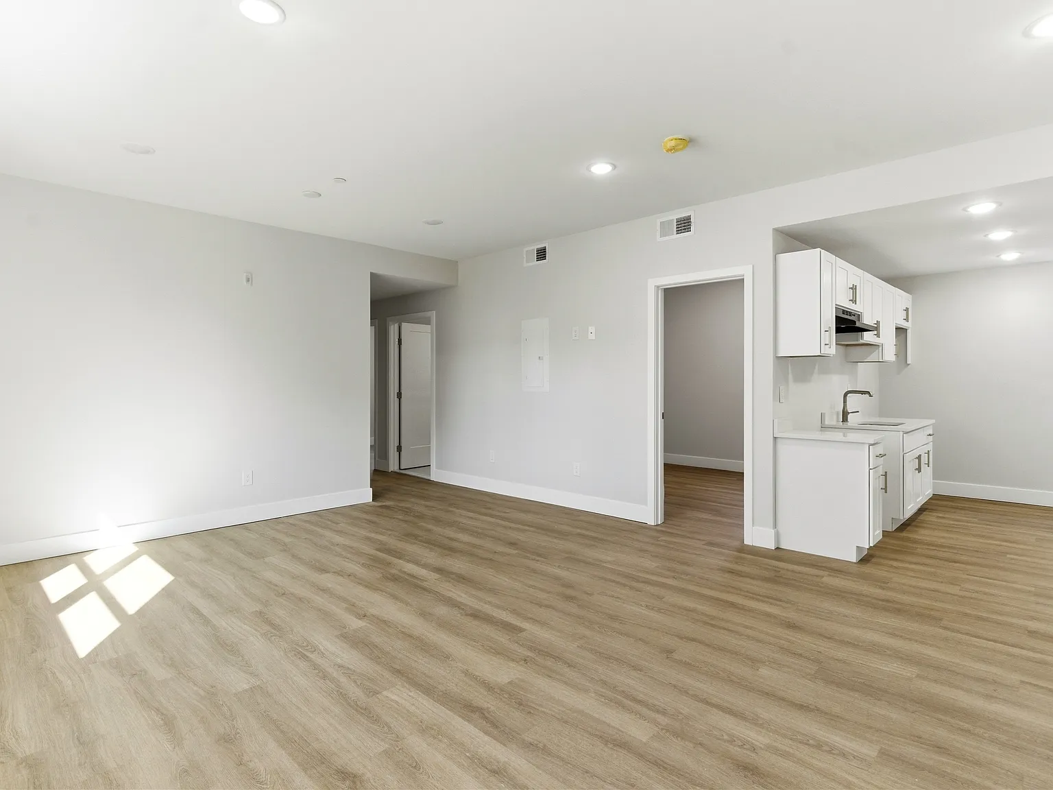 5137 Master Street - 1B — Photo 3