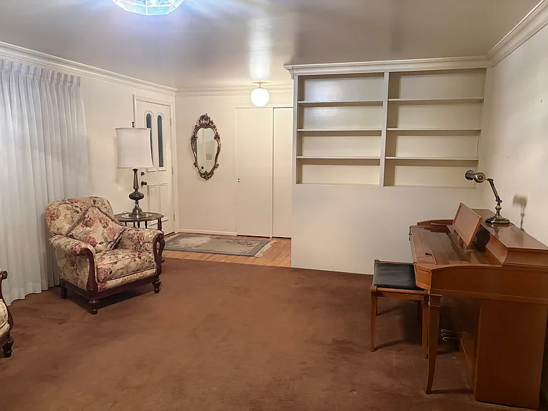 Family Room/ Front Room