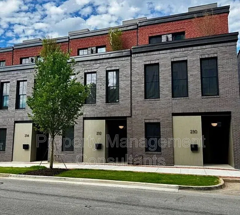 230 Washington St NE