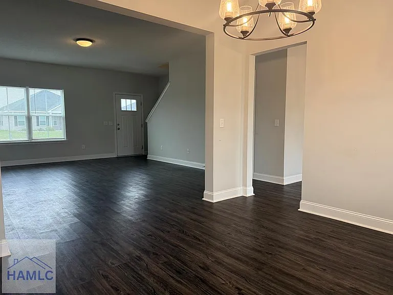 345 McClelland Loop NE — Photo 7