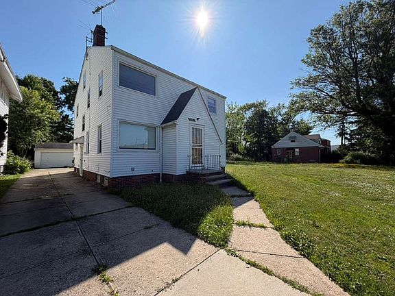 2nd image of 1482 Dille Rd #Up