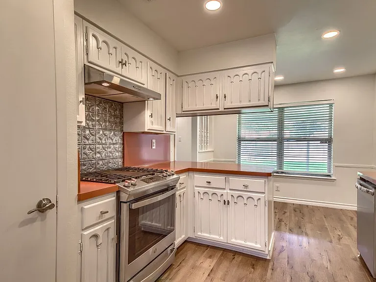 3106 Manila Dr — Photo 10