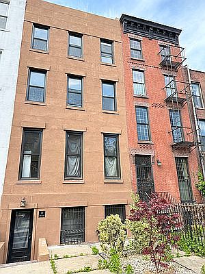 4th image of 99 1st Pl APT 4