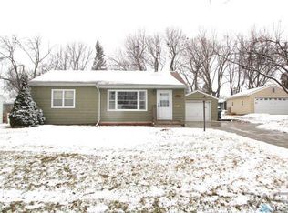 1009 N Estey St, Luverne, MN 56156
