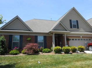544 Trillium Place Dr, Kernersville, NC 27284