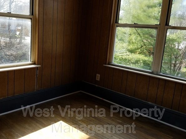 422 City Ave APT 8, Beckley, WV 25801