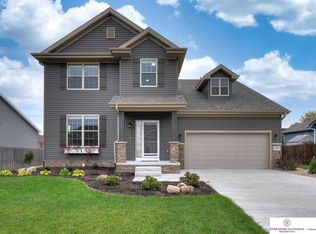 2107 Skyhawk Ave, Papillion, NE 68133