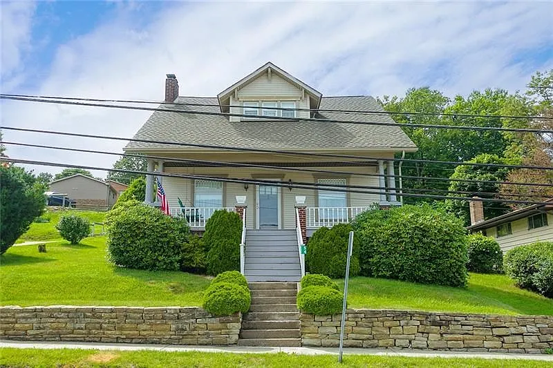 54 Freeport St photo 1
