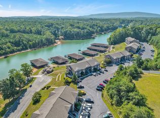 1137 Mariners Way APT 44, Huddleston, VA 24104