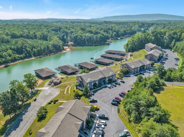 1137 Mariners Way APT 44, Huddleston, VA 24104