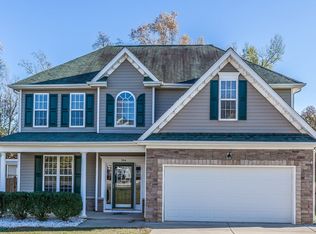 384 Collinsworth Dr, Clayton, NC 27527