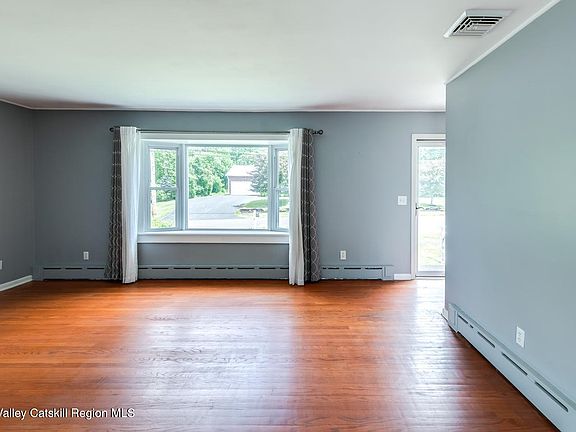 3rd image of 15 Genesee Avenue