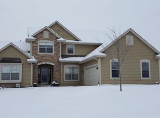 S66W17752 Copper Oaks Dr, Muskego, WI 53150