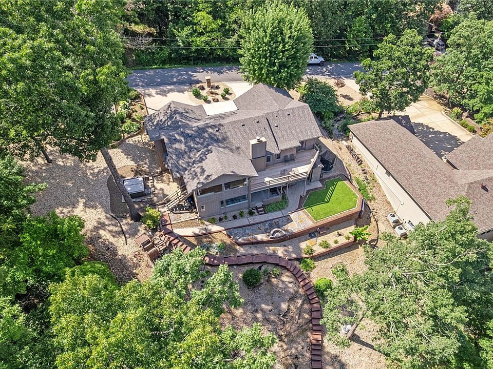 1st image of 14 Waterside Ln