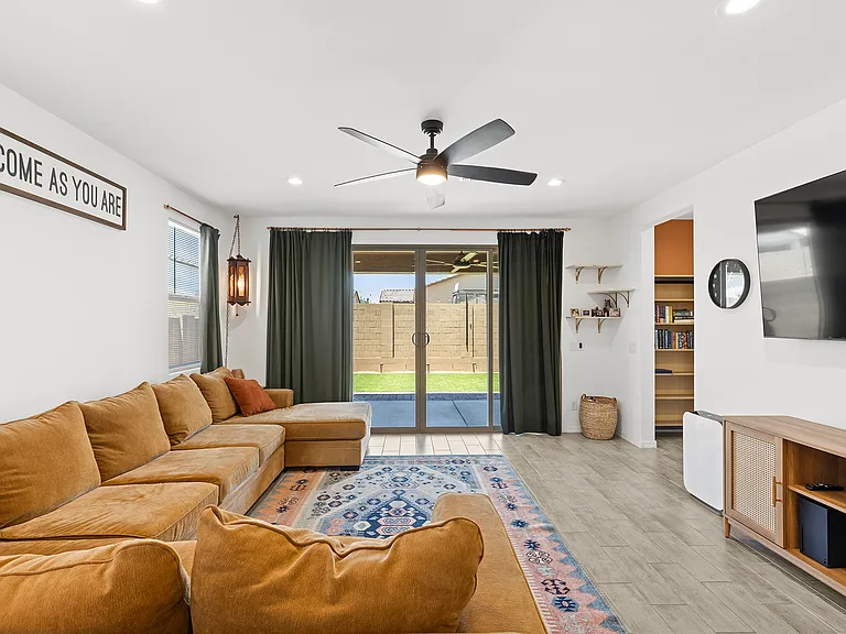 17770 W Running Deer Trl — Photo 3