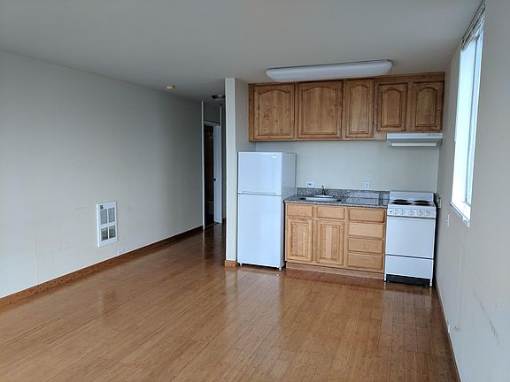 3rd image of 324 Pennsylvania Ave APT 22