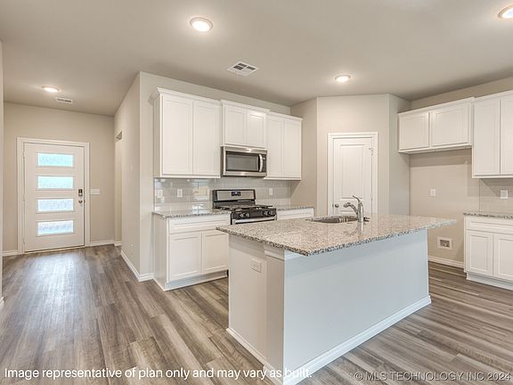 4th image of 1200 Sunstone St