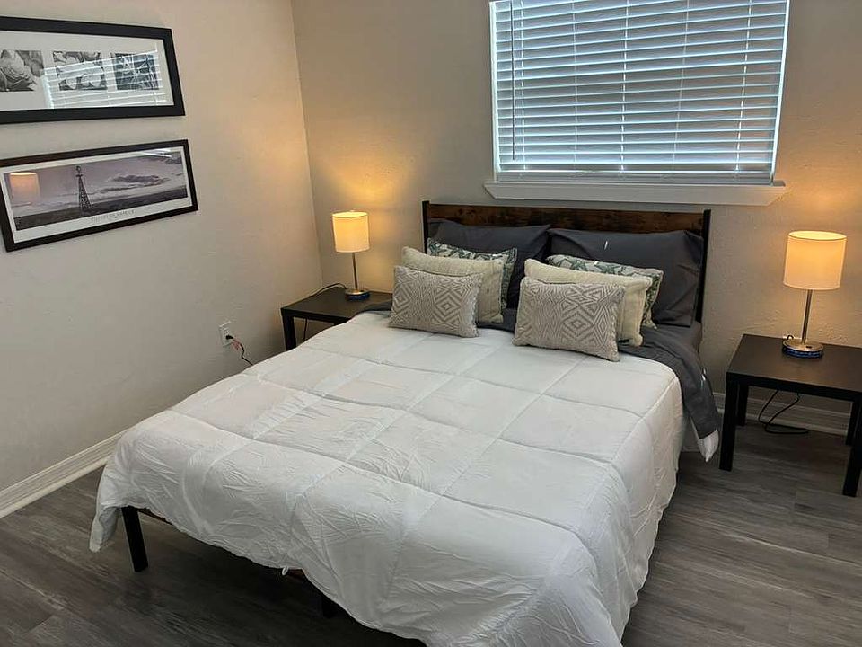 Comfortable bedroom with quality bedding and a no-fuss layout.
