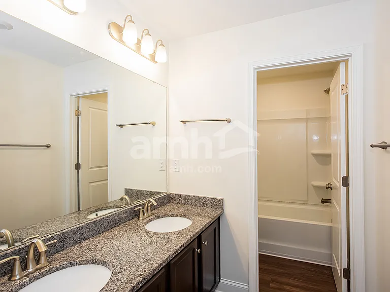 144 Twin River Dr — Photo 23