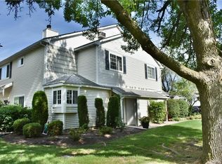 51 Magnolia Ln, Warwick, NY 10990