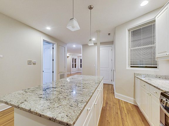 5th image of 2621 W Leland Ave APT 1