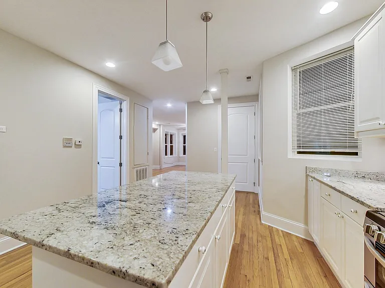 2621 W Leland Ave #1 — Photo 5