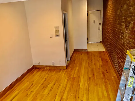 Rented by Bond New York | media 26