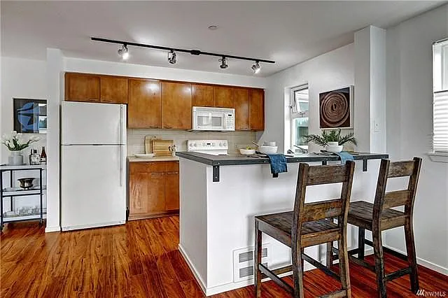 12334 31st Ave NE #308 — Photo 7